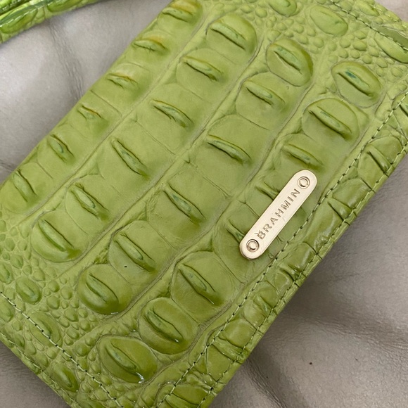 NWOT Brahmin LIME Green Melbourne Debi Wristlet Wallet Leather Croc - Picture 4 of 9